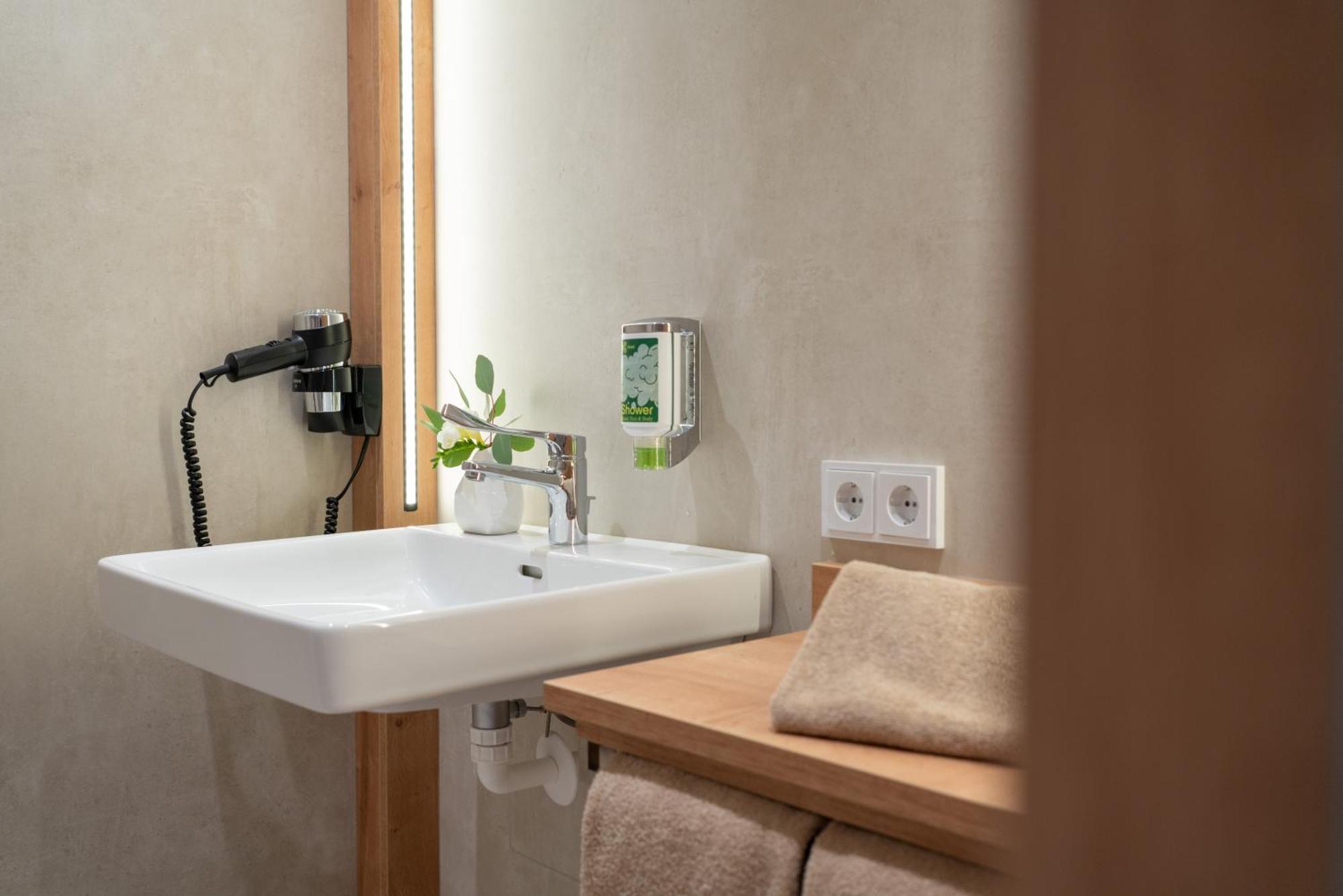 Eee Hotel Eberstalzell Kültér fotó